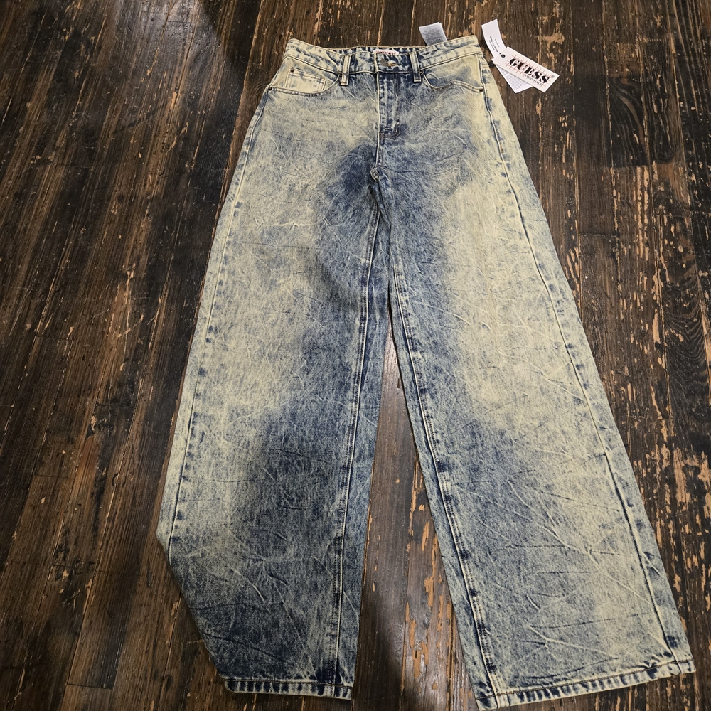 Guess Womans Distressed Blue Jeans